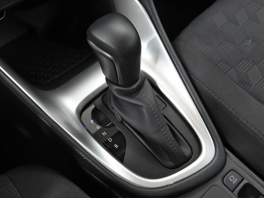 Toyota Yaris 1.5 120H Active Plus 26