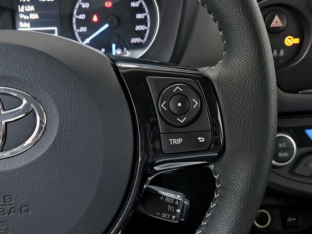 Toyota Yaris 1.5 100H Active 17