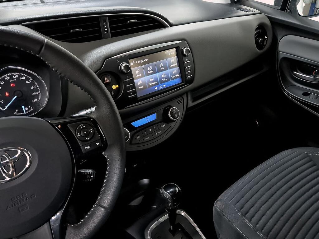 Toyota Yaris 1.5 100H Active 29