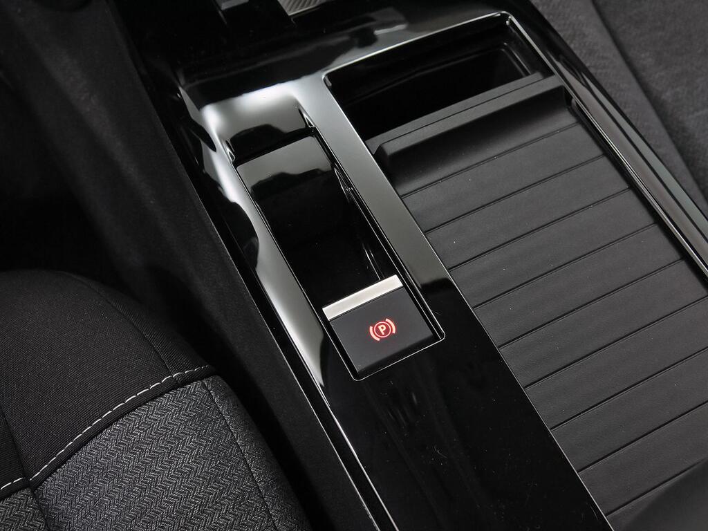 Citroën C4 X Hybrid 136 e-DCS6 Plus 30