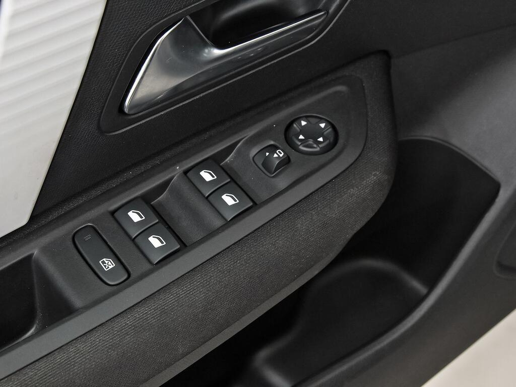 Citroën C4 Hybrid 136 e-DCS6 Plus 13