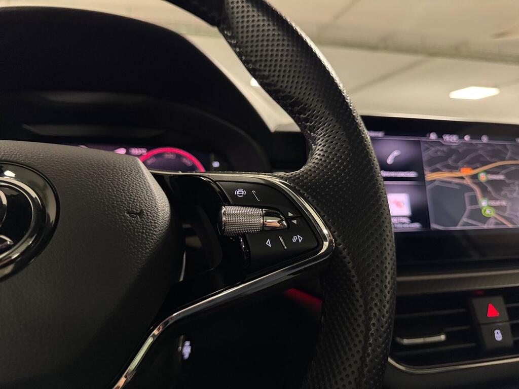 Skoda Kamiq 1.5 TSI 110kW (150CV) Montecarlo 10