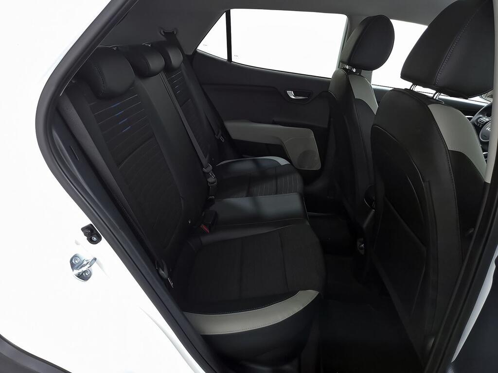 Kia Stonic 1.0 T-GDi 74kW MHEV MT Style Edition 8