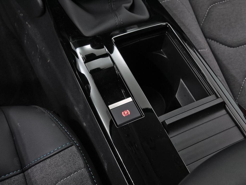 Citroën C4 PureTech 130 S&S 6v Plus 30