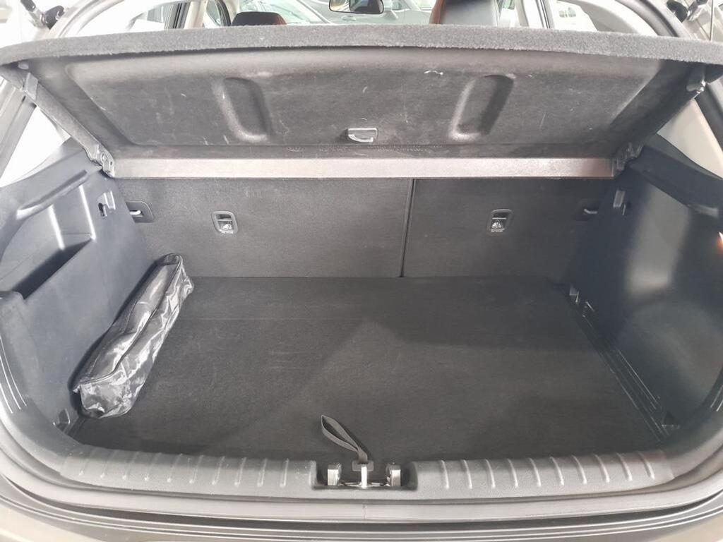 Kia Stonic 1.0 T-GDi 74kW (100CV) MHEV iMT Drive 13