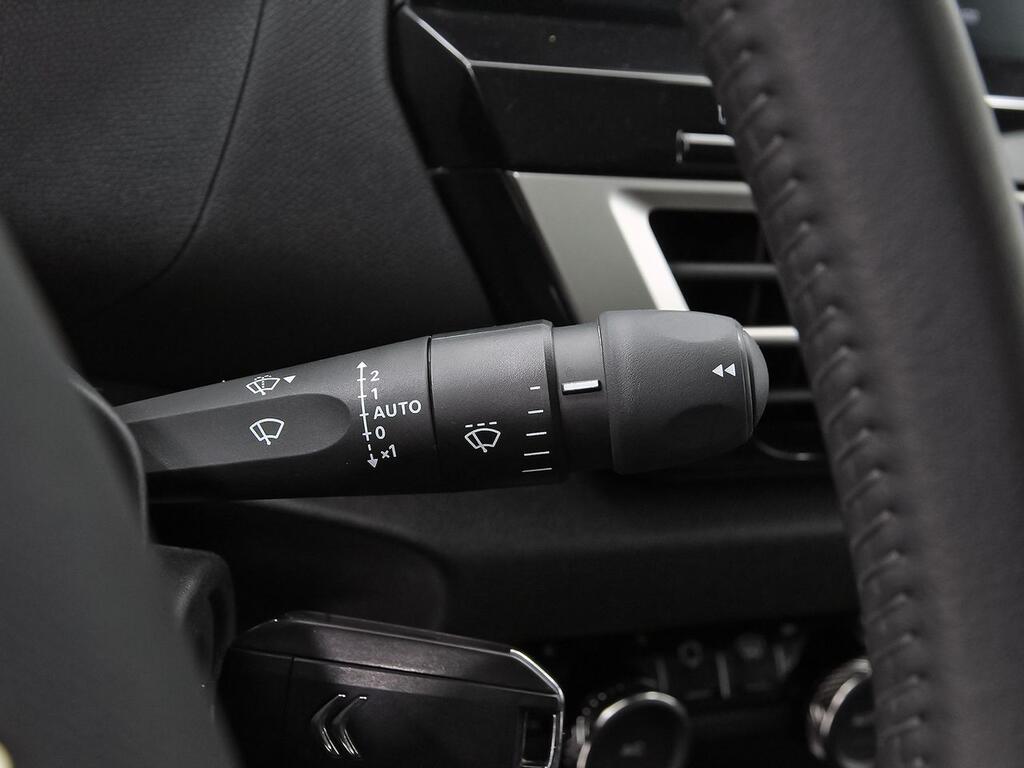 Citroën C4 PureTech 130 S&S 6v Plus 17