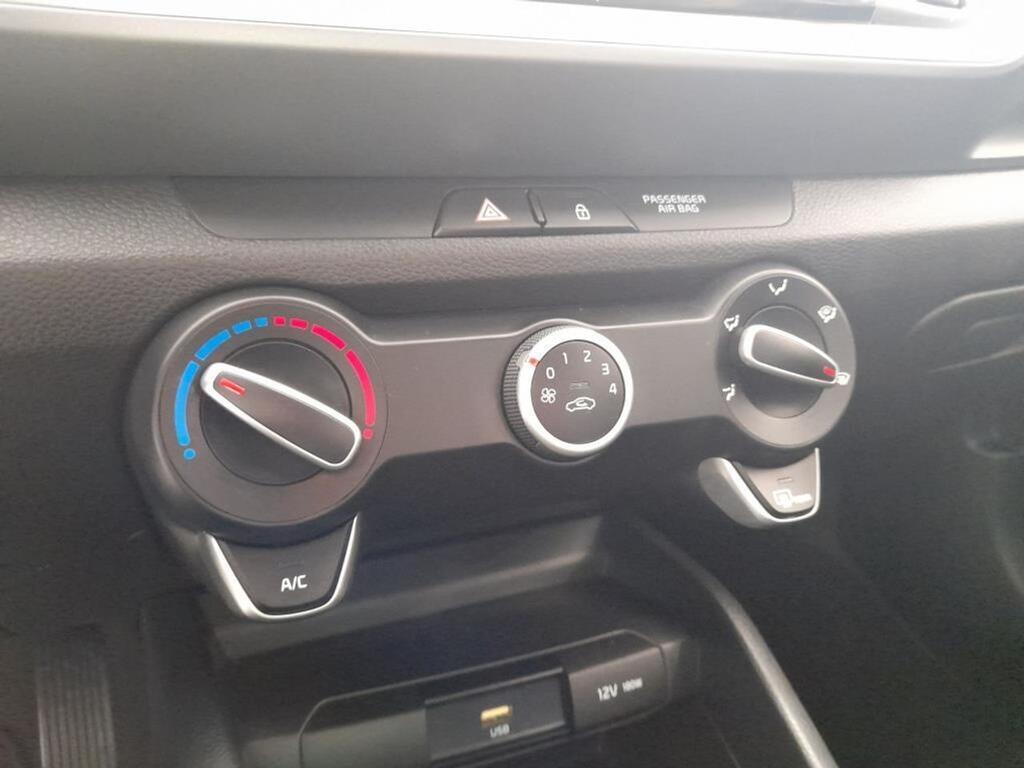 Kia Stonic 1.2 DPi 58kW (79CV) Concept 11