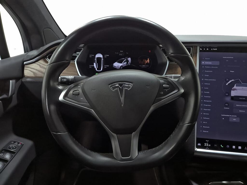 Tesla Model X 75D 4WD 23