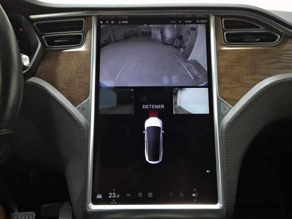 Tesla Model X 75D 4WD 28