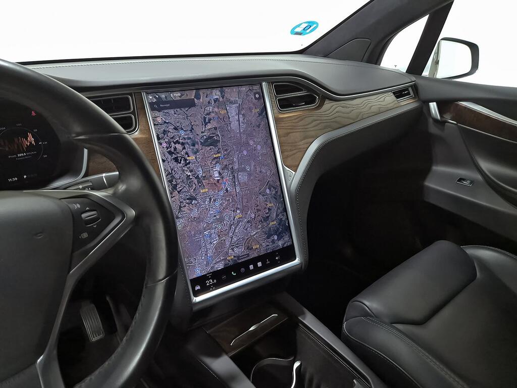 Tesla Model X 75D 4WD 29