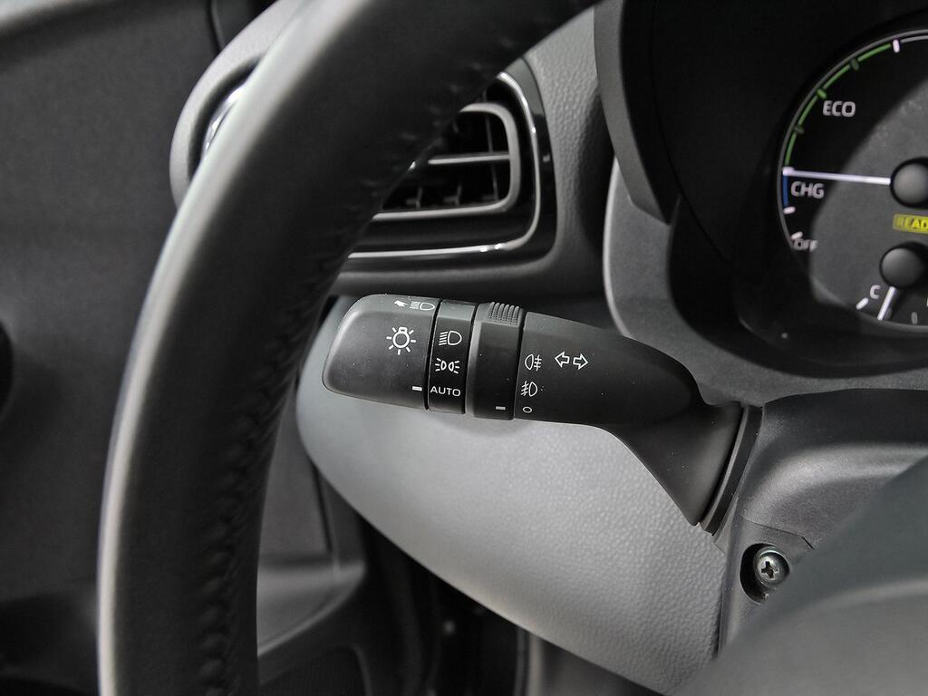 Toyota Yaris 1.5 120H Active Plus 13