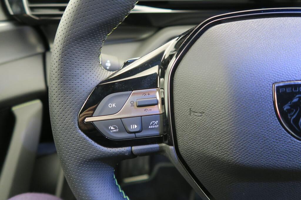Peugeot 408 408 GT Puretech 130 EAT8 11