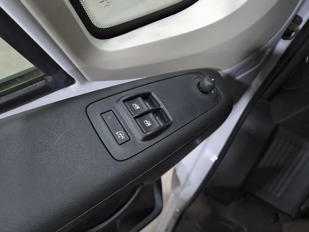 Peugeot Boxer E-BOXER PREMIUM BEV L2H2 (90KW) 122CV 12