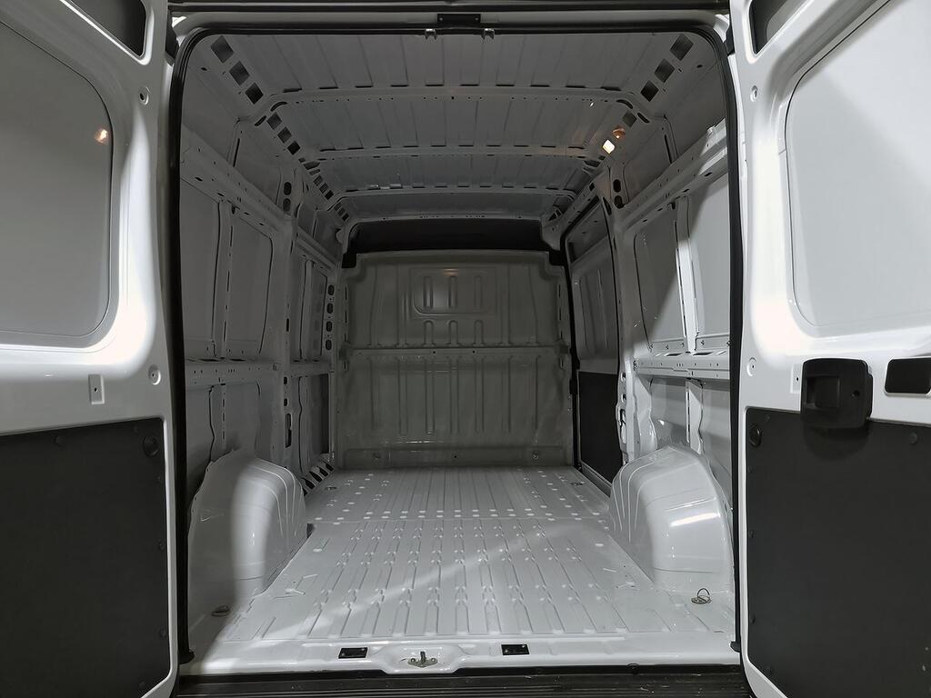 Peugeot Boxer E-BOXER PREMIUM BEV L2H2 (90KW) 122CV 9