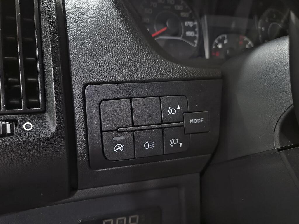 Peugeot Boxer E-BOXER PREMIUM BEV L2H2 (90KW) 122CV 13