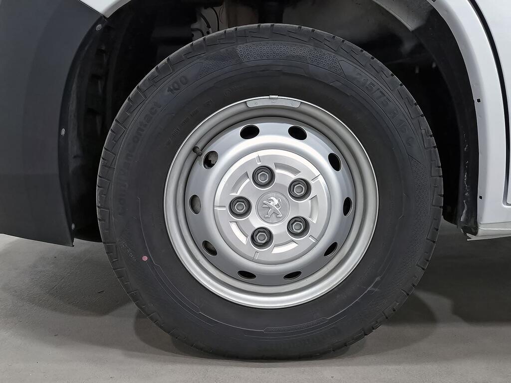 Peugeot Boxer E-BOXER PREMIUM BEV L2H2 (90KW) 122CV 11