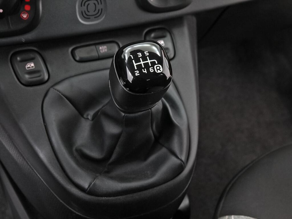 Fiat Panda City Life Hybrid 1.0 Gse 51kw (70CV) 23