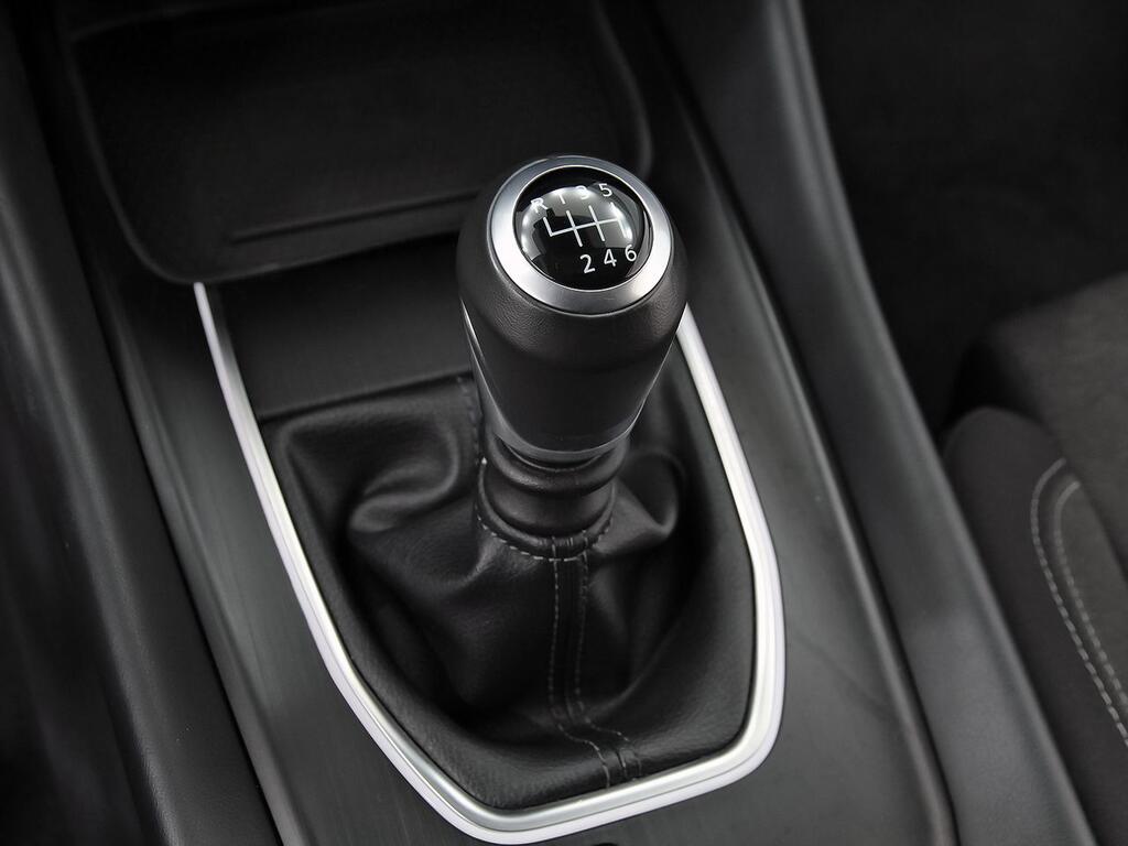 Nissan Qashqai DIG-T 103kW N-Connecta 28