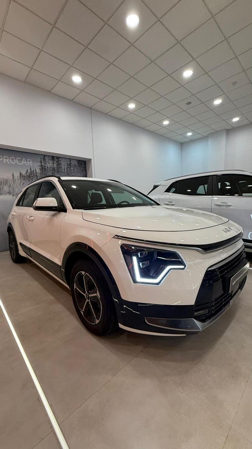 Kia Niro 1.6 GDi PHEV 126kW (171CV) Drive 1