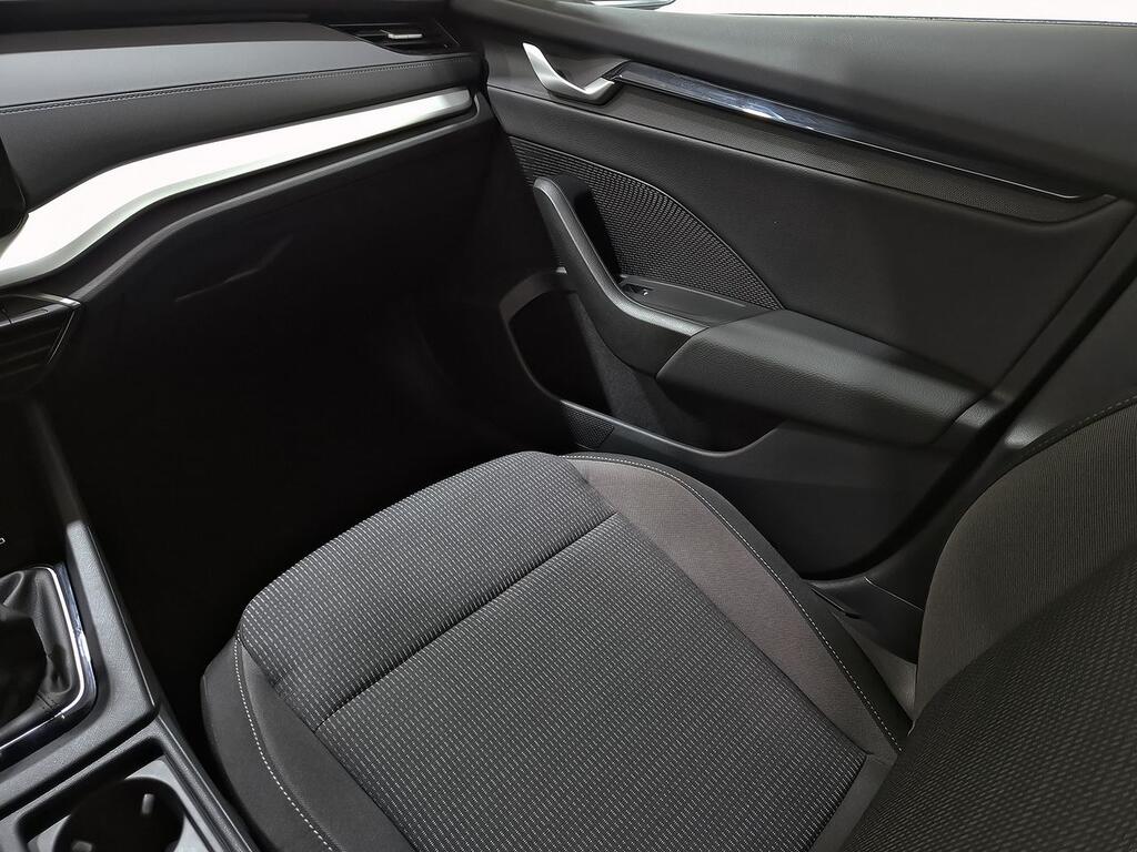 Skoda Octavia Combi 2.0 TDI 85kW (115CV) Design 28