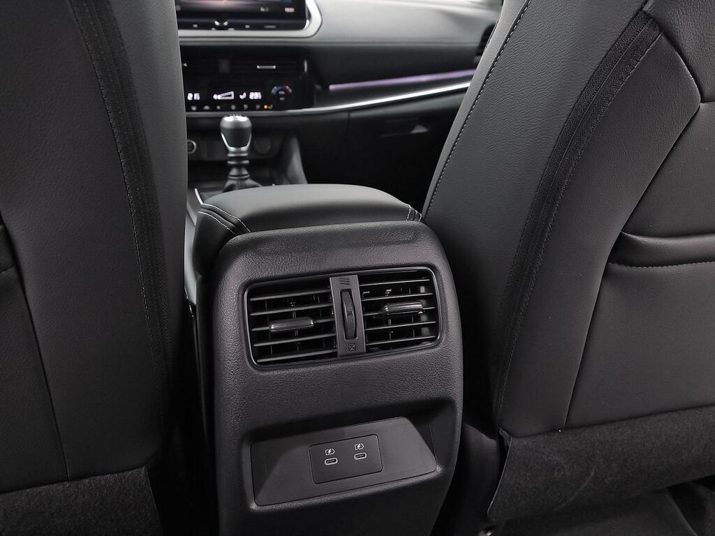 Nissan Qashqai DIG-T 103kW N-Connecta 29