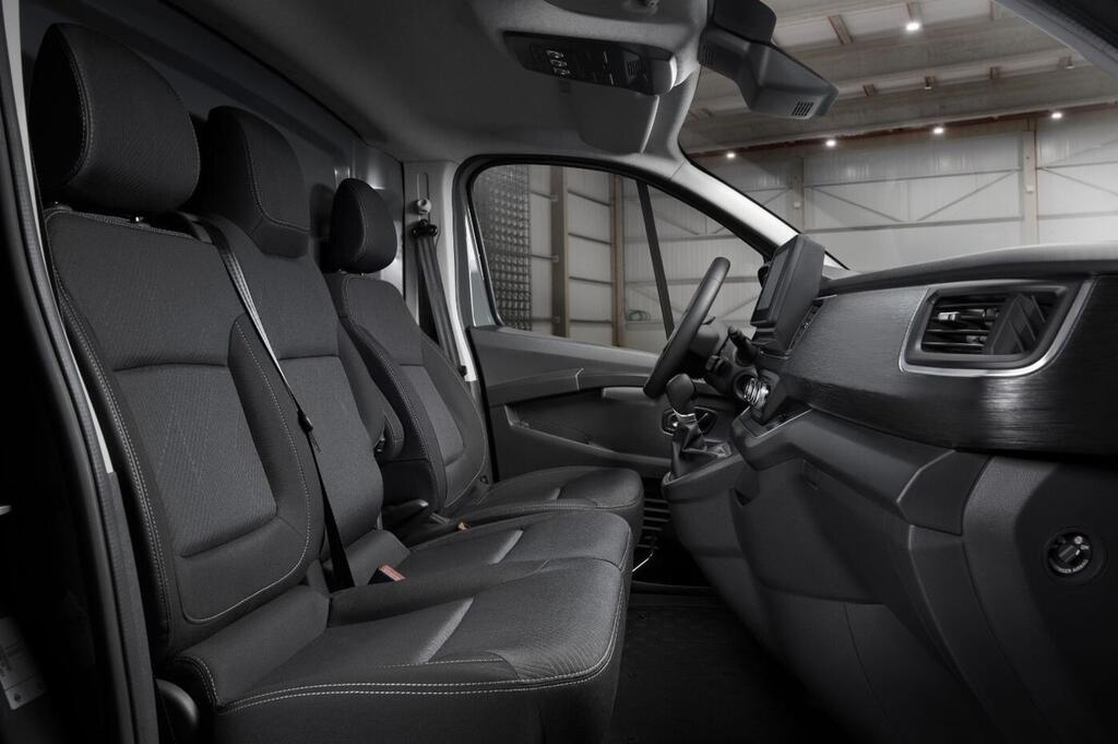 Nissan Primastar 2.0DCI 81KW ACENTA L2H1 4P 3