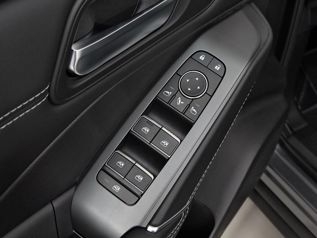 Nissan Qashqai DIG-T 116kW CVT N-Connecta 12