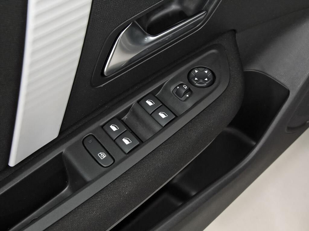 Citroën C4 X Hybrid 136 e-DCS6 Plus 13