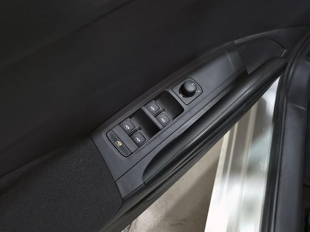 Skoda Fabia 1.0 TSI 70KW (95CV) Ambition 11