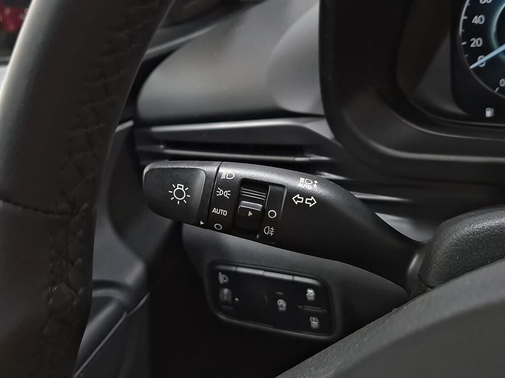 Hyundai Bayon 1.0 TGDI 74kW (100CV) 48V Maxx 14