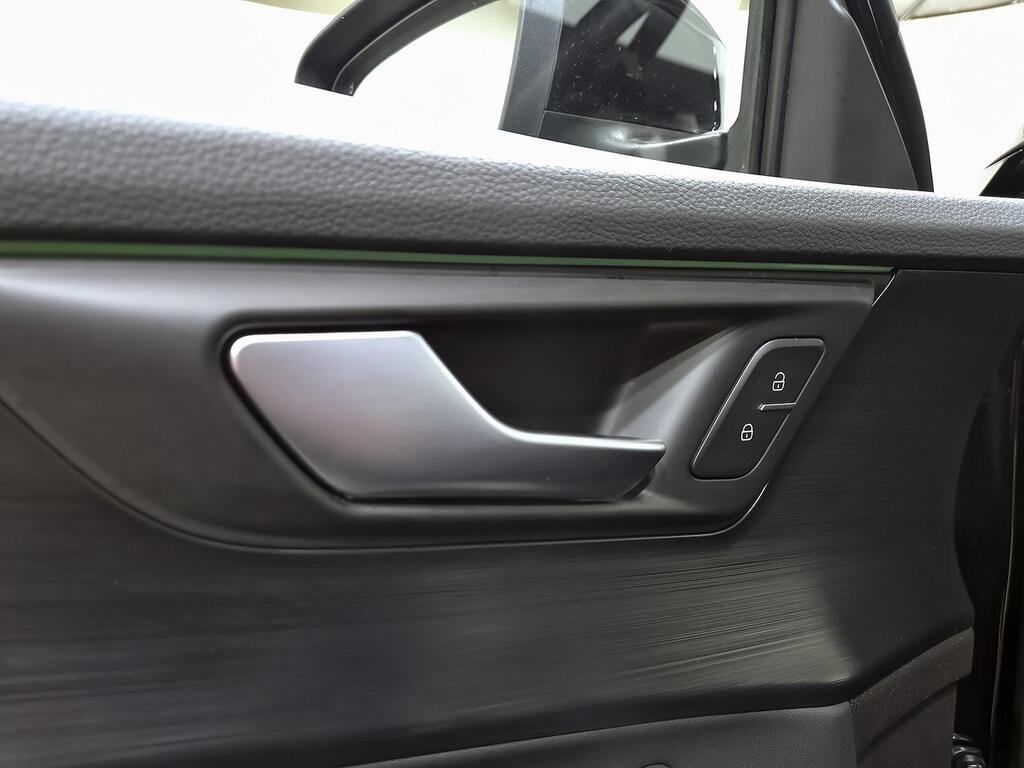 Ebro S400 1.5 DHE HEV Excellence CVT 12