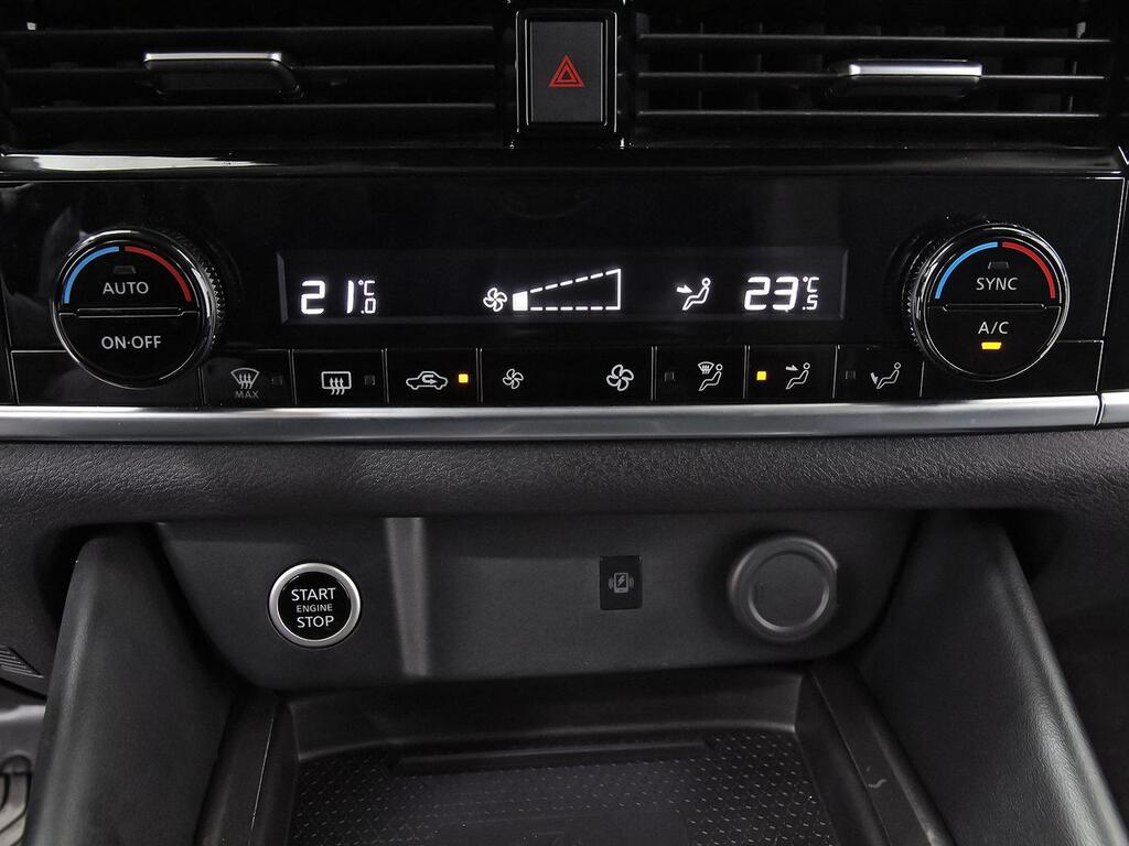 Nissan Qashqai DIG-T 116kW CVT N-Connecta 32