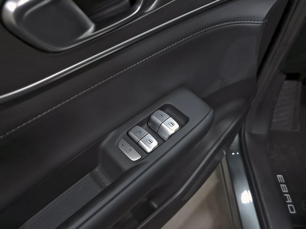 Ebro S800 1.5 TGDI PHEV Premium E-CVT 14