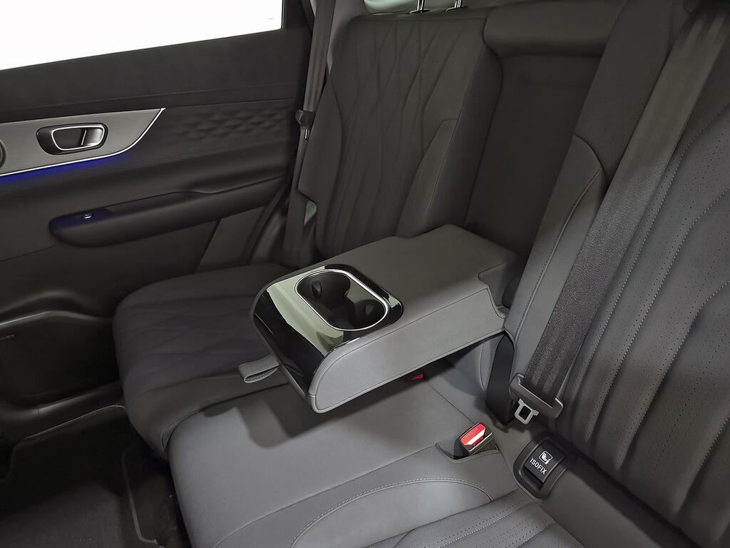 Ebro S800 1.5 TGDI PHEV Premium E-CVT 32