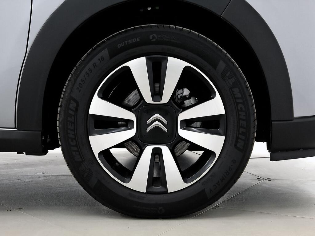 Citroën C3 PureTech 60KW (83CV) Shine 11