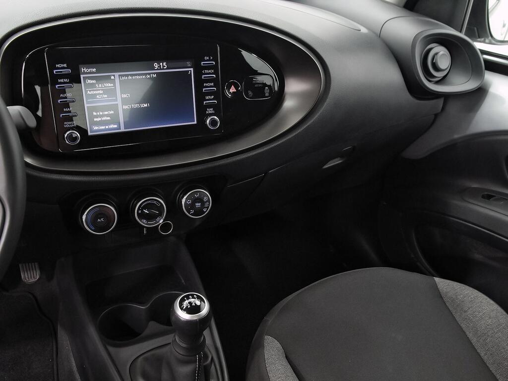 Toyota Aygo X Cross 1.0 VVT-I 72CV Play 9