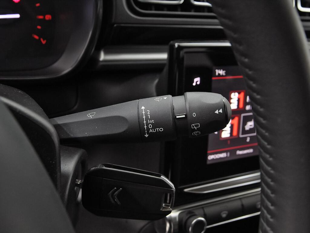 Citroën C3 PureTech 60KW (83CV) Shine 18