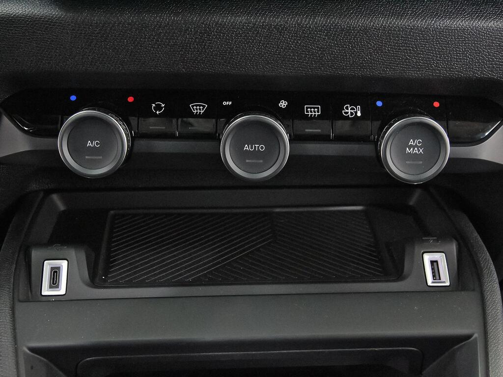 Citroën C4 Hybrid 136 e-DCS6 Plus 32