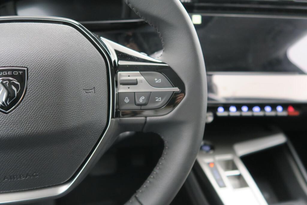 Peugeot 308 5P Allure Hybrid PHEV 180 e-EAT8 11