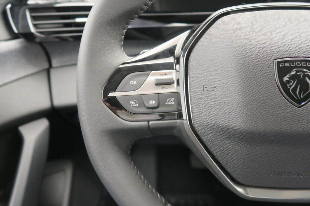 Peugeot 308 5P Allure Hybrid PHEV 180 e-EAT8 10