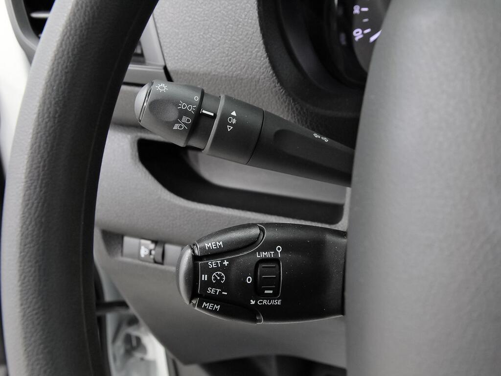 Peugeot Expert DOBLE CABINA1.5 BLUEHDI 120 STANDARD 4P 17