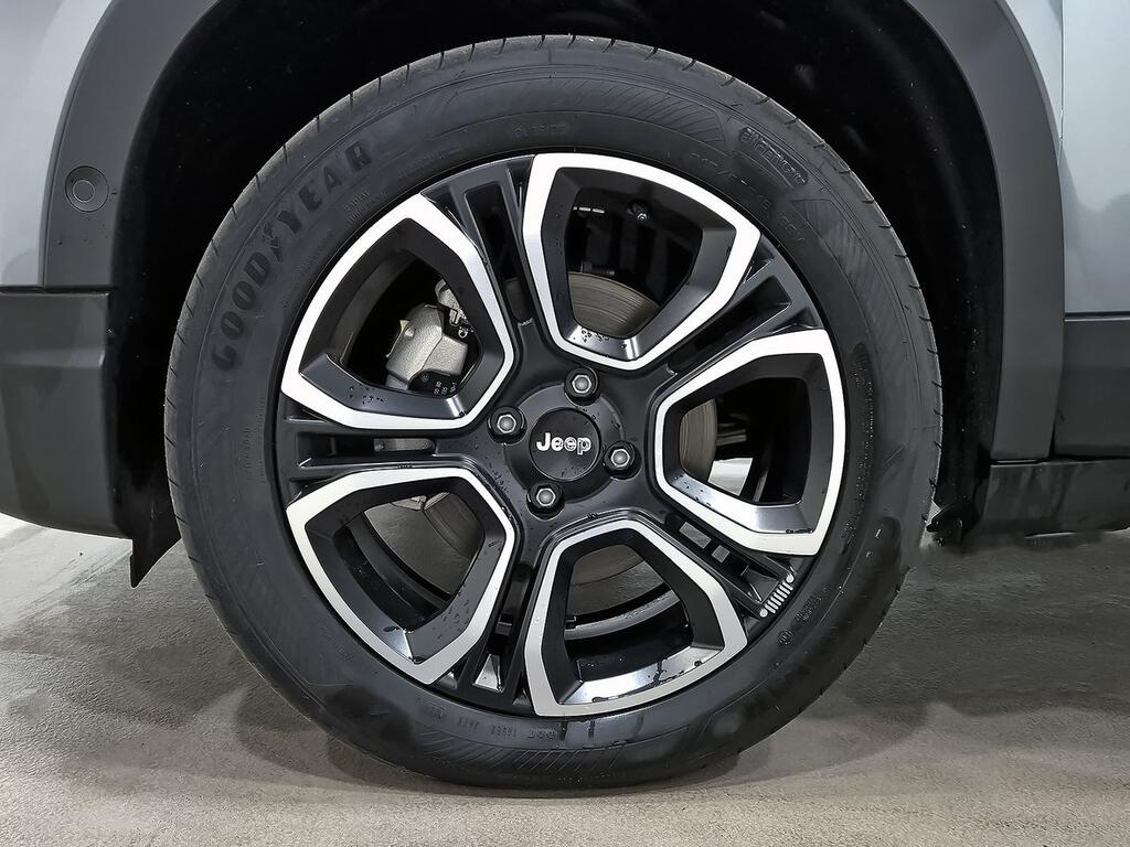 Jeep Avenger BEV 115kW (156CV) Summit 11