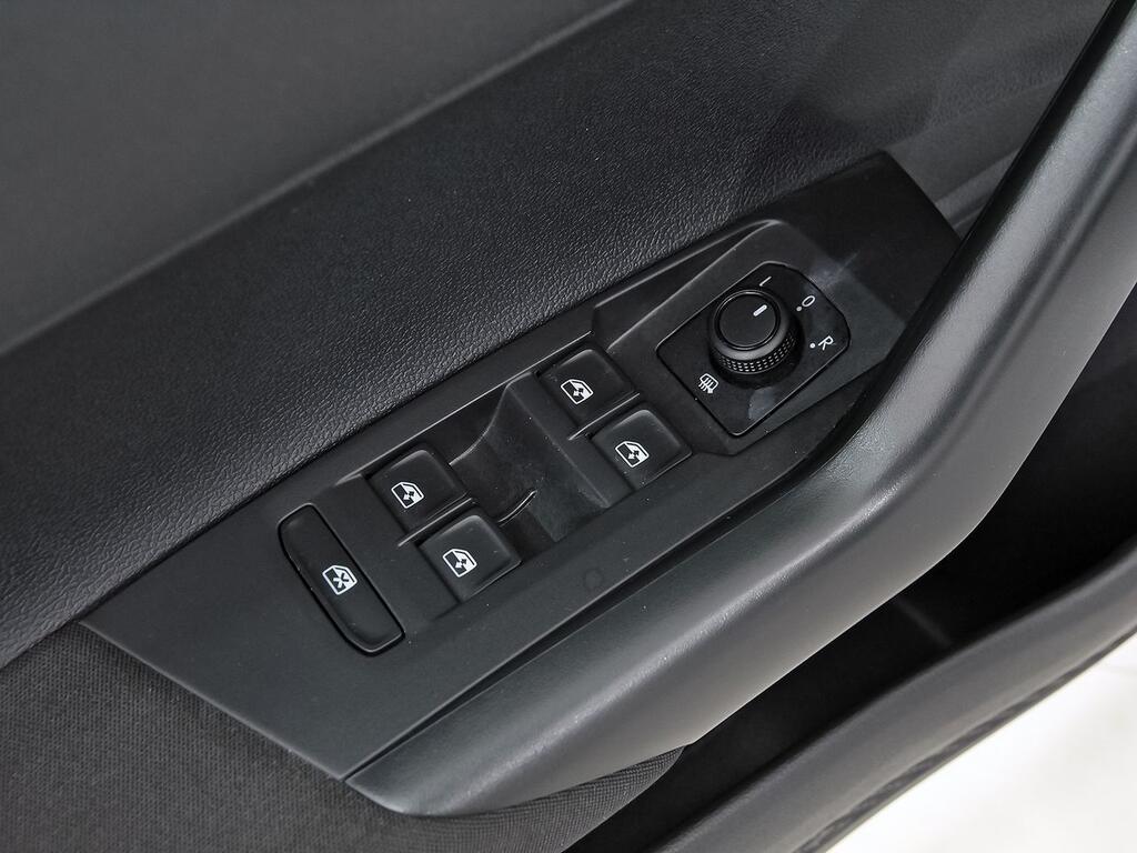 Volkswagen Polo Advance 1.0 TSI 70kW (95CV) 12