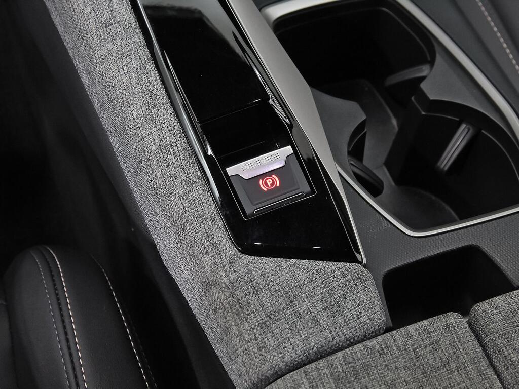 Peugeot 5008 1.2 100KW Allure eDCS6 34