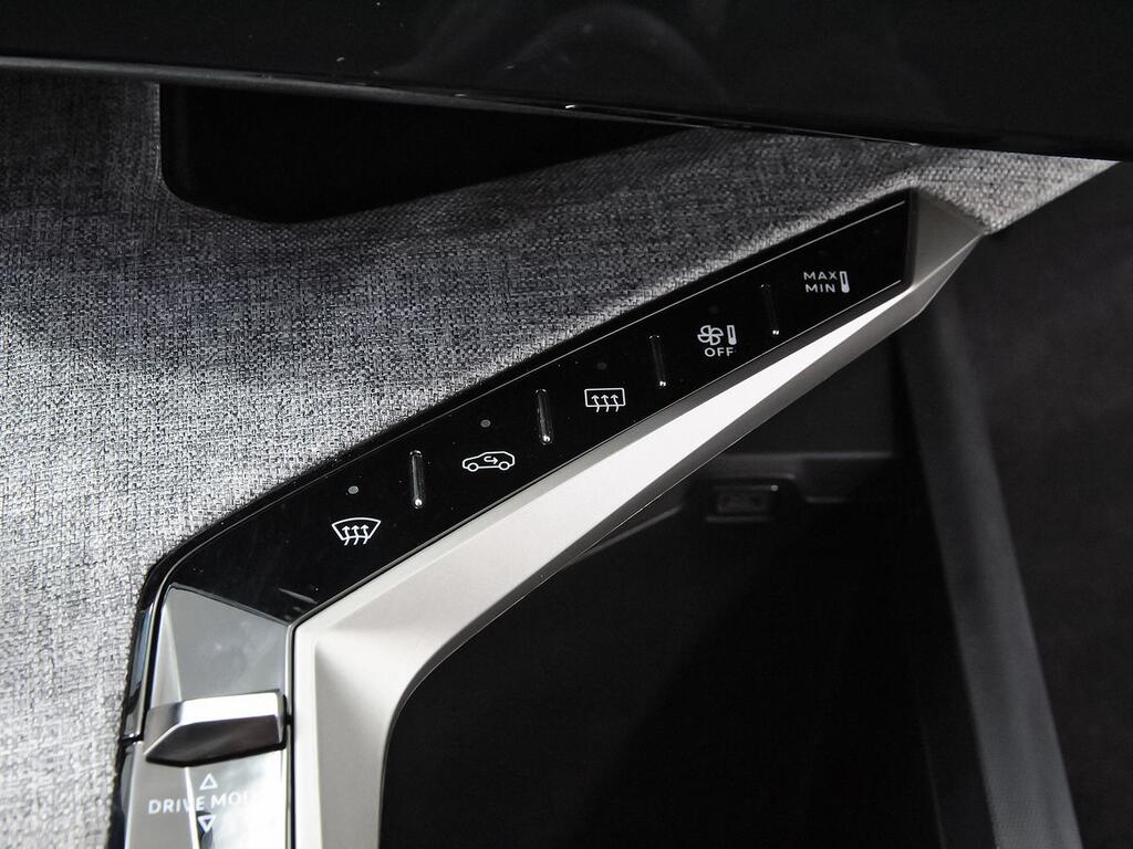 Peugeot 5008 1.2 100KW Allure eDCS6 31