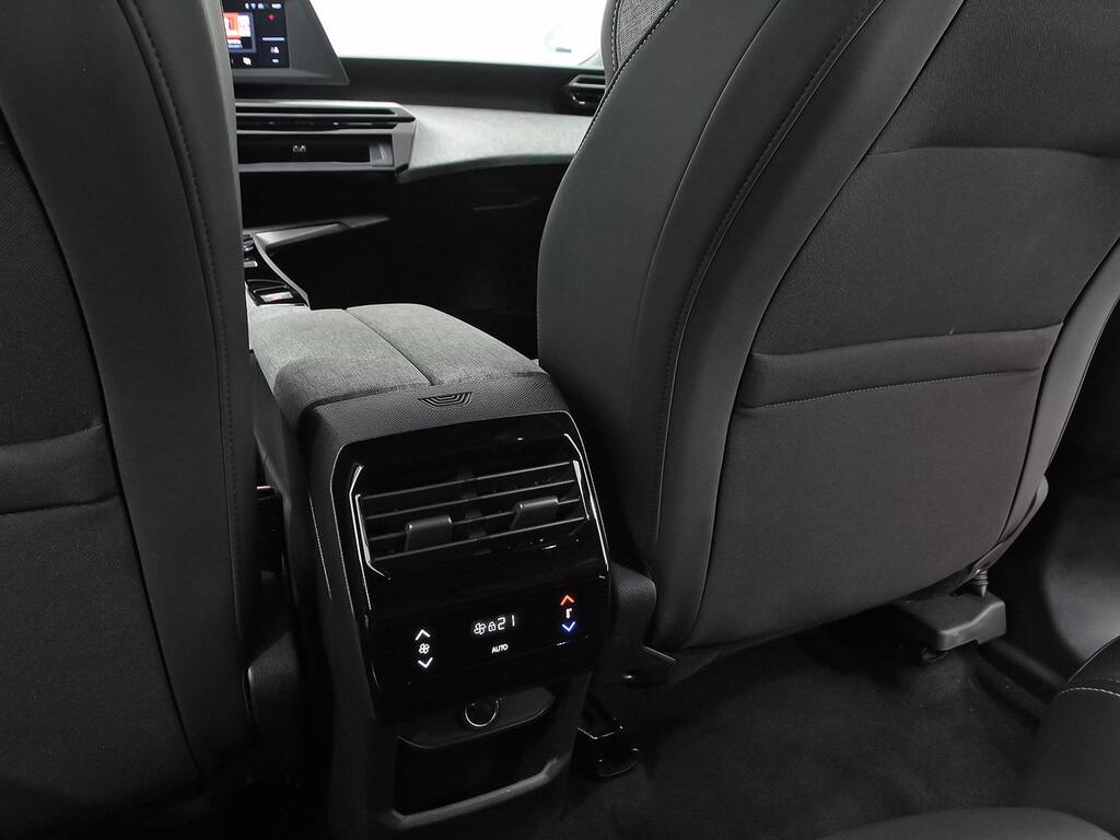 Peugeot 5008 1.2 100KW Allure eDCS6 36