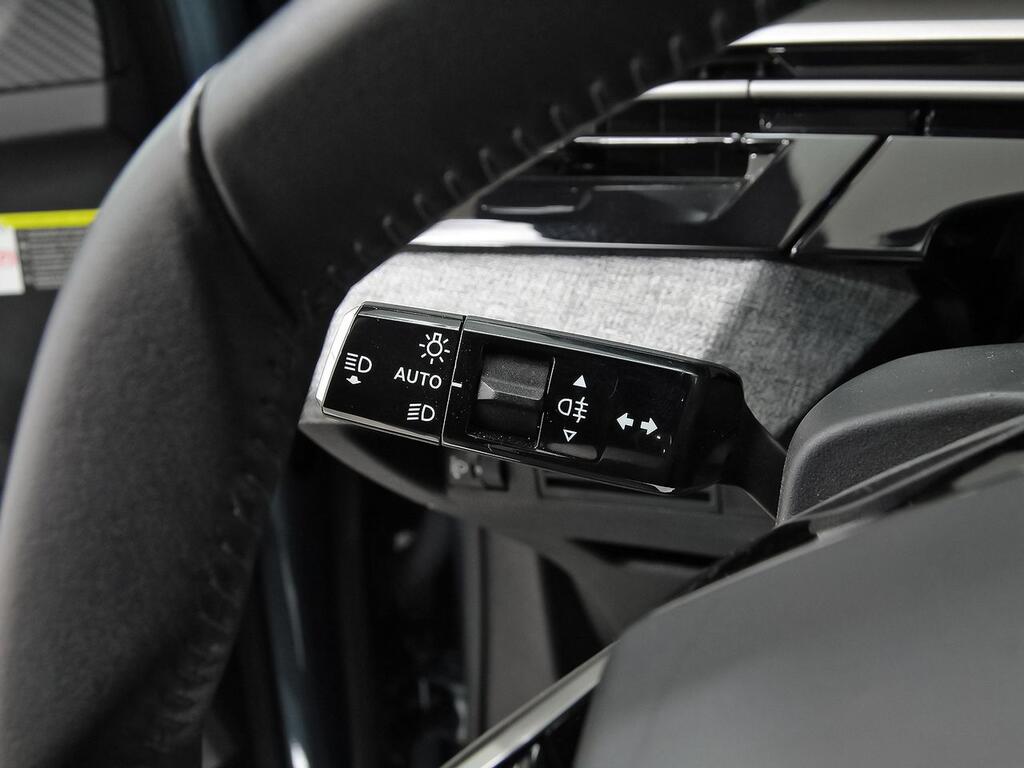 Peugeot 5008 1.2 100KW Allure eDCS6 17