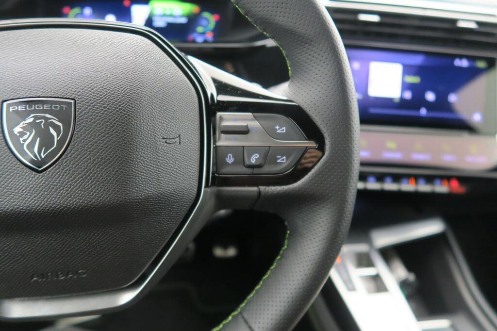 Peugeot 408 408 GT PHEV 180 e-EAT8 12