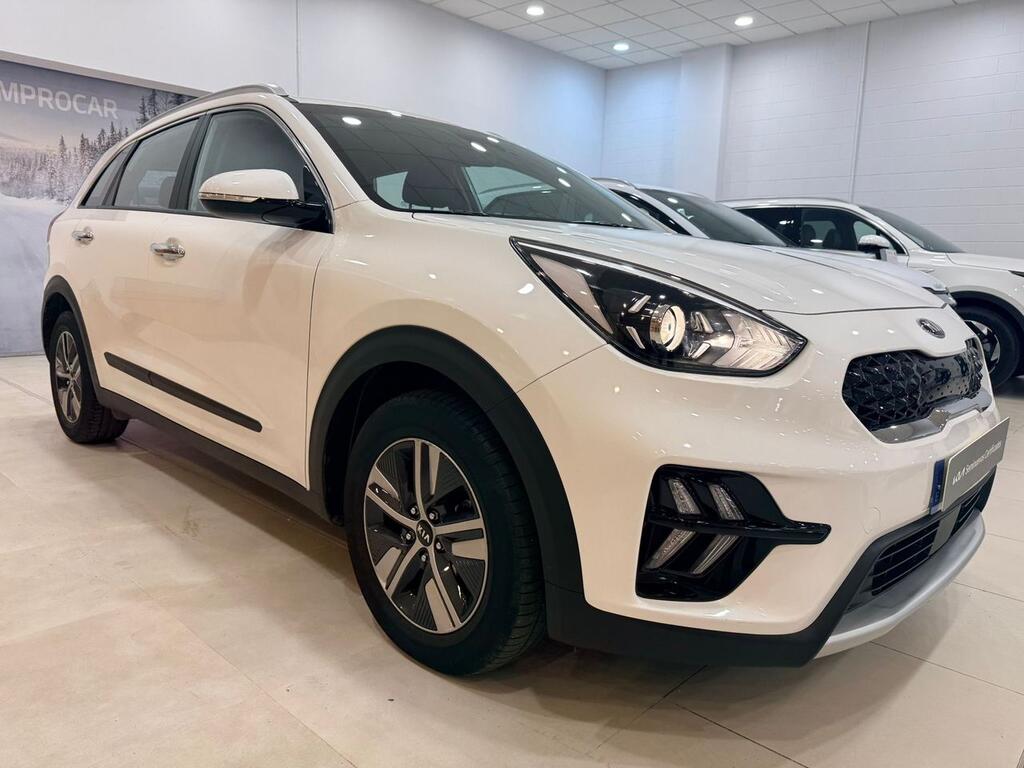 Kia Niro 1.6 GDi HEV 104kW (141CV) Drive 1
