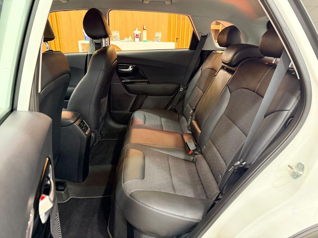 Kia Niro 1.6 GDi HEV 104kW (141CV) Drive 14